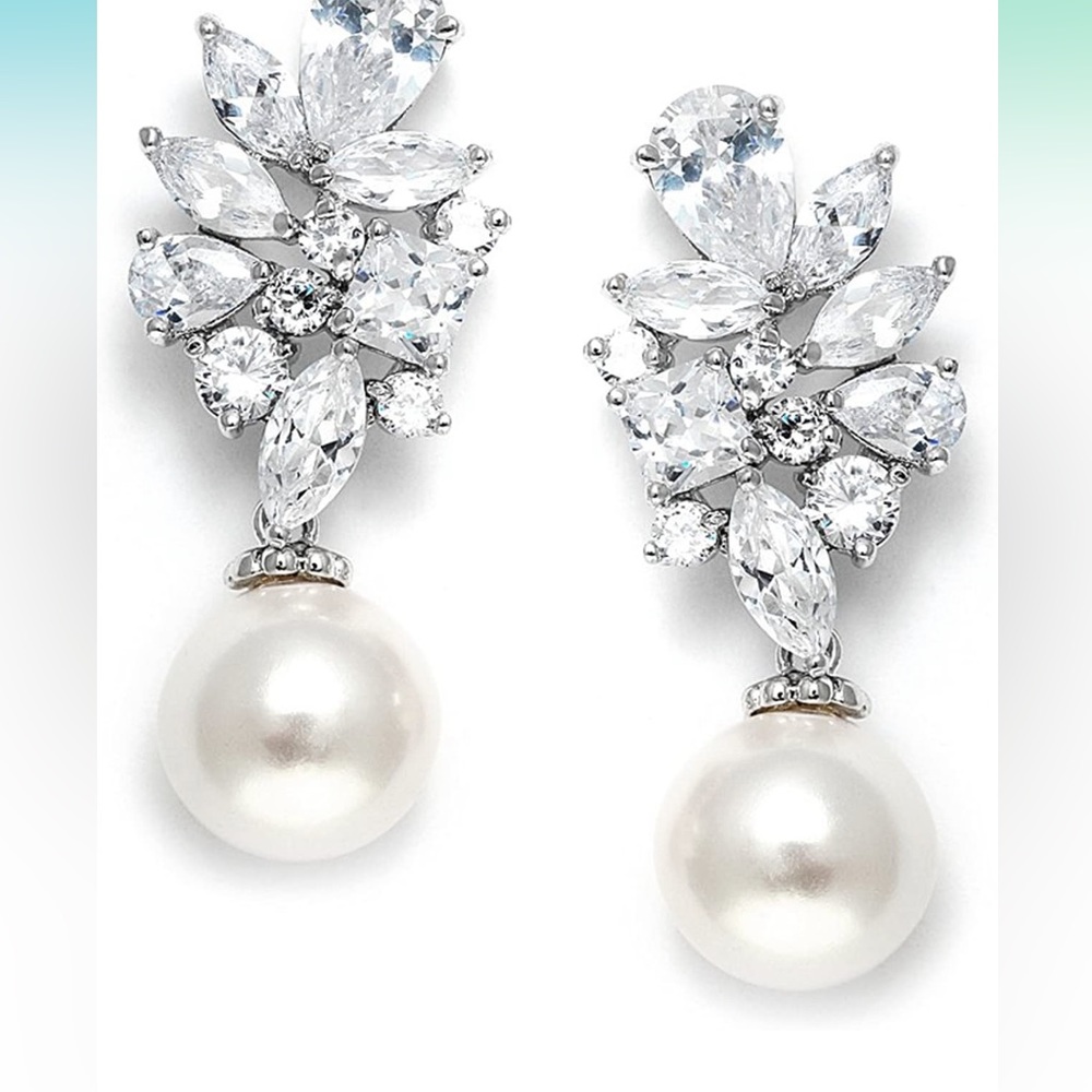 Wedding bridal earrings with pearls